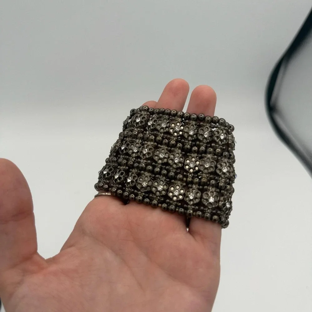 VTG Gunmetal Tone Floral Rhinestone Stretch‎ Cuff Bracelet Wide Beaded Stacked